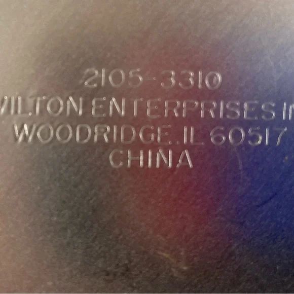 Vintage Wilton Cake Pan Trio. Santa Heart Shape and Bundt Style Pan - Picture 4 of 4